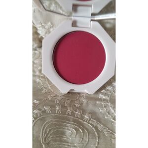 Fenty Sumertime Wine blush